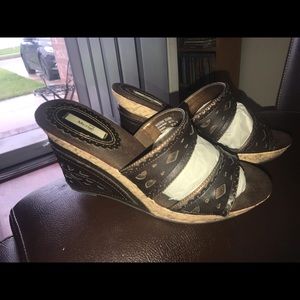 Metro 7 size 7 1/2 brown wedges